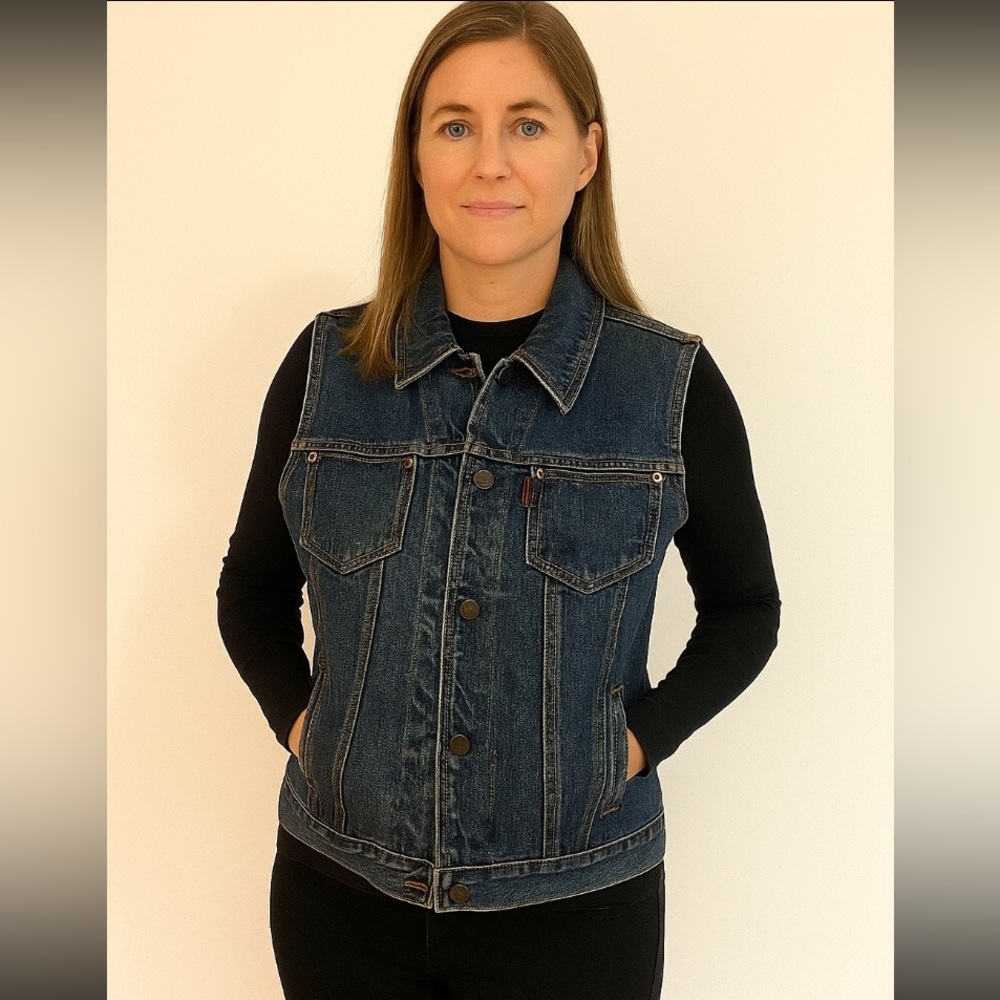Vintage 90’s Columbia Blue Denim Zip Up Women’s Vest Size Large